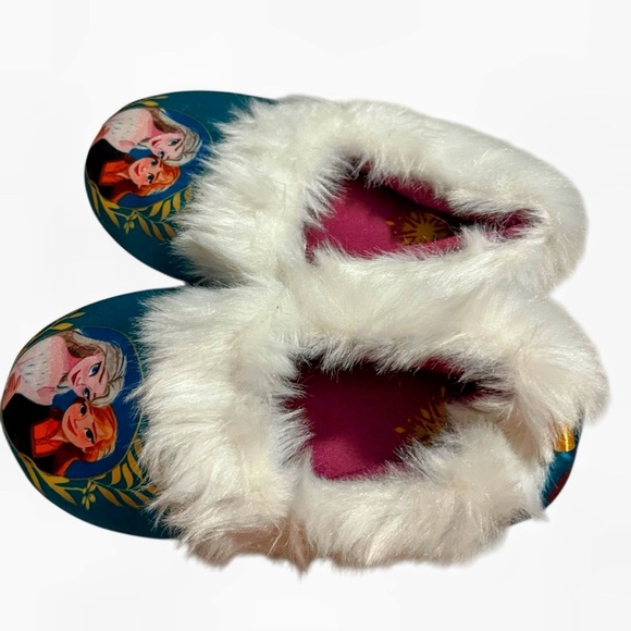 Toddler size 10 Disney frozen princess Elsa Anna fur slippers - Picture 2 of 4